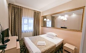 Aruna Hotel